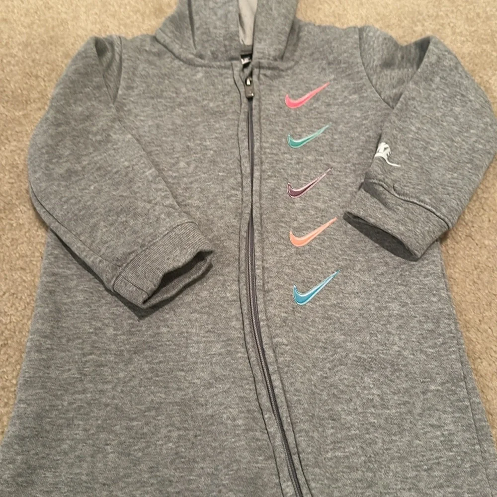 Nike adorable gray